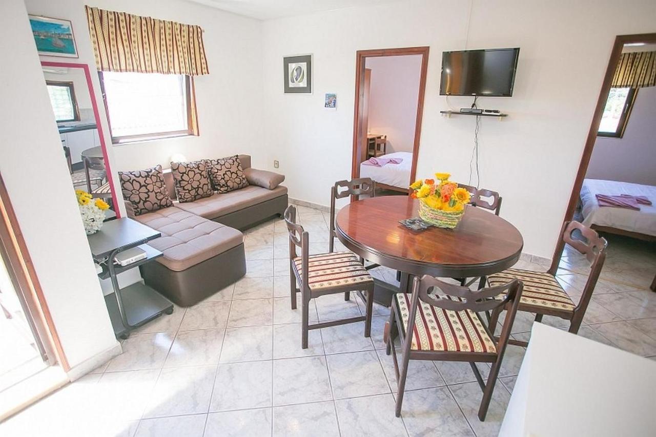 Apartments Materada Πόρετς Εξωτερικό φωτογραφία